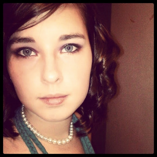 Nicole Bowers Photo 35