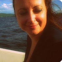 Laura Nichols Photo 18
