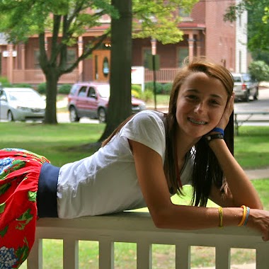 Maggie Mclaughlin Photo 32