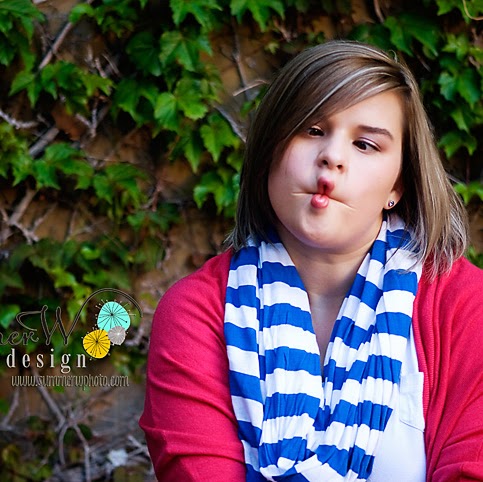 Laura Aaron Photo 15