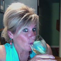 Elizabeth Heinz Photo 28