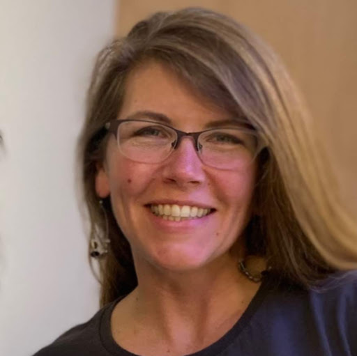Erika Neal Photo 15