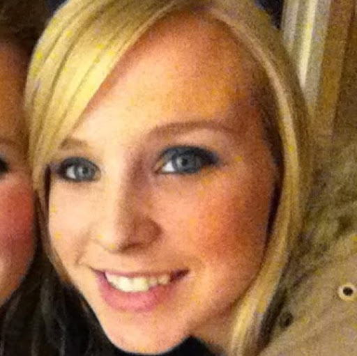 Andrea Holmes Photo 45