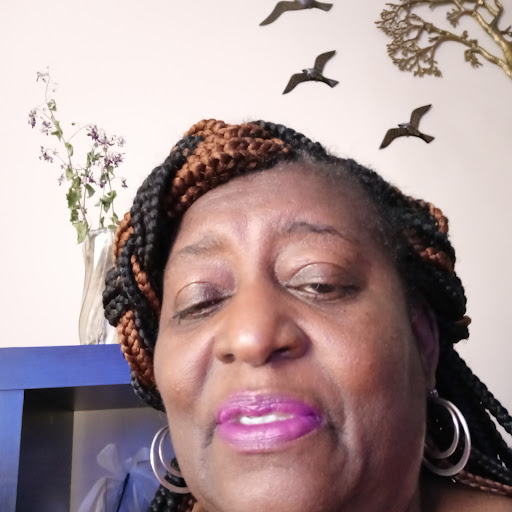 Geraldine Phillips Photo 8