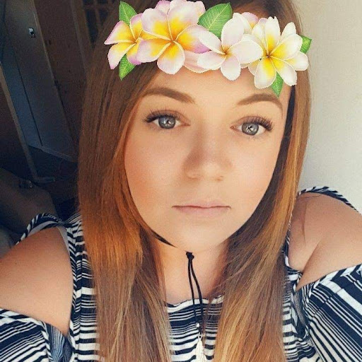 Charlotte Sanders Photo 32