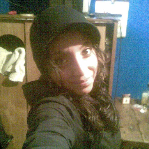 Gabriela Saenz Photo 25