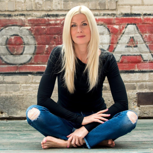 Alison Gray Photo 38