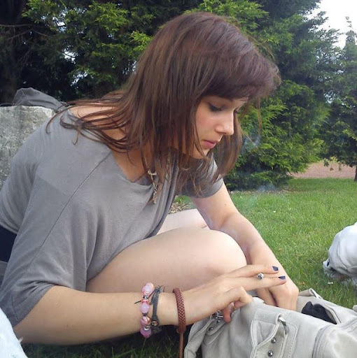 Laura Joly Photo 12
