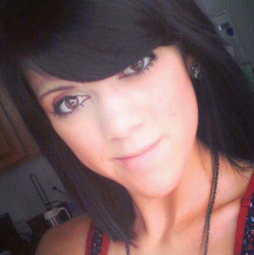 Sara Bowen Photo 37