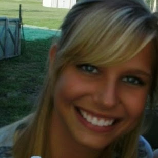 Erika Johns Photo 32