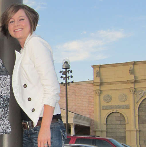 Lindsey Powell Photo 21