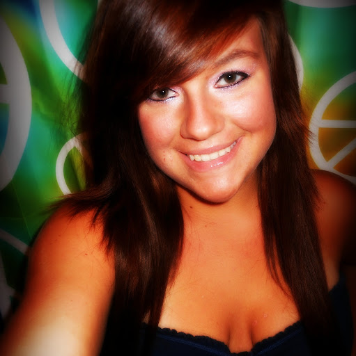 Emily Thacker Photo 25