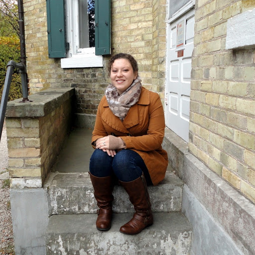 Emily Howell Photo 36