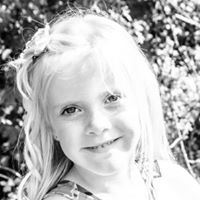 Danielle Loughlin Photo 6
