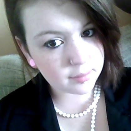 Rebecca Compton Photo 32