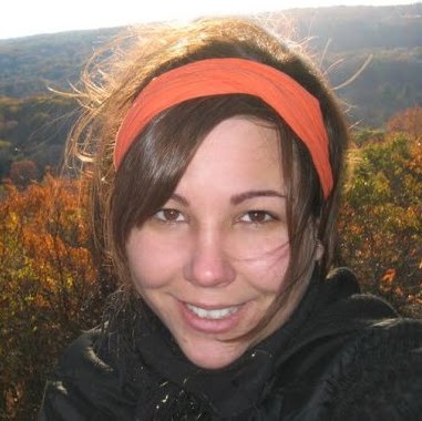 Elizabeth Reilly Photo 35