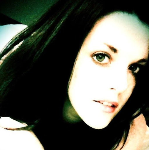 Stephanie Martin Photo 24