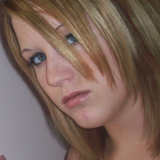 Victoria Phillips Photo 8