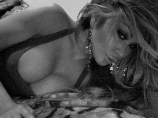 Eva Howell Photo 17