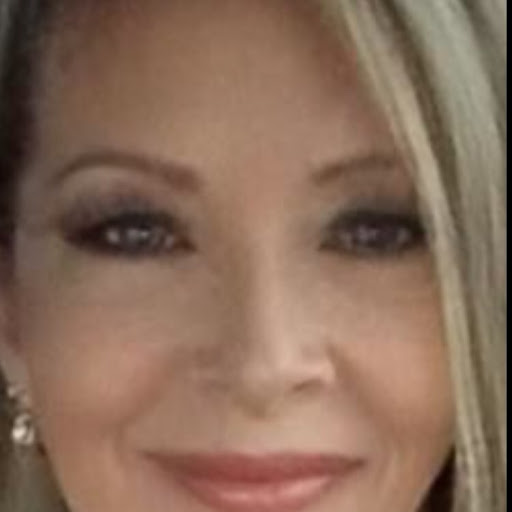 Kimberly Martin Photo 34