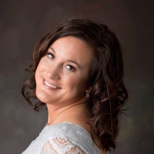 Danielle Stoll Photo 15