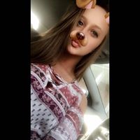 Elizabeth Sanders Photo 27