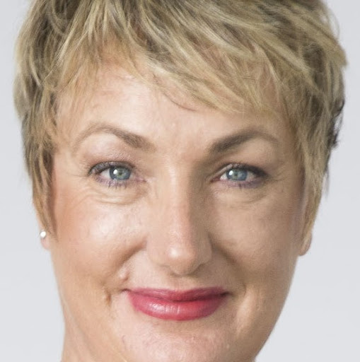 Julie Mackey Photo 14