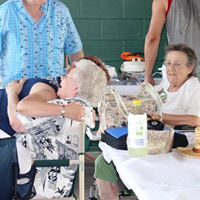 Debbie Tomlinson Photo 29