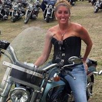 Angela Montgomery Photo 26