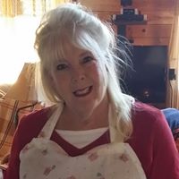 Stephanie Naylor Photo 16
