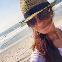 April Ellis Photo 25