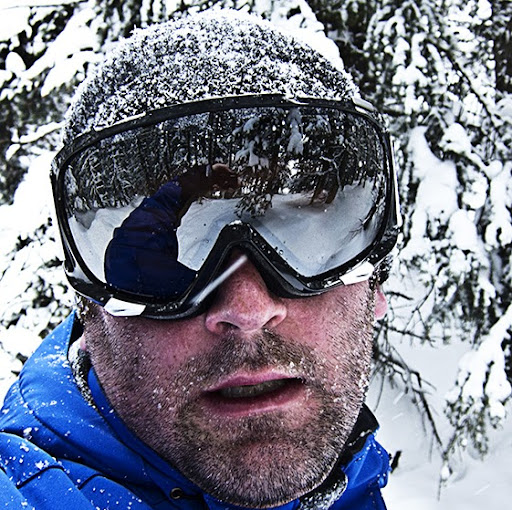 Thomas Hayden Photo 28