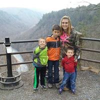 Stephanie Larkin Photo 10