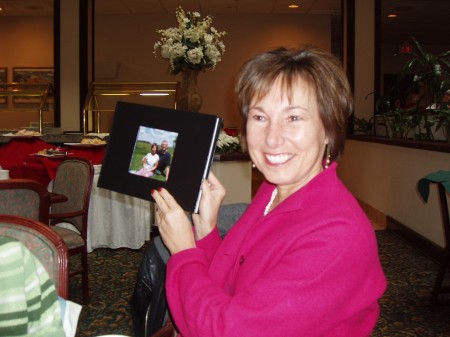 Susie Reynolds Photo 23