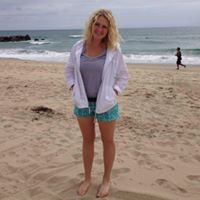 Andrea Burr Photo 7