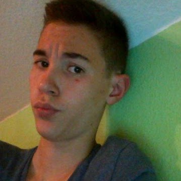 Jonathan Franz Photo 6