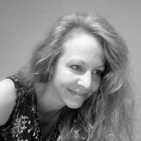 Carrie Davidson Photo 8