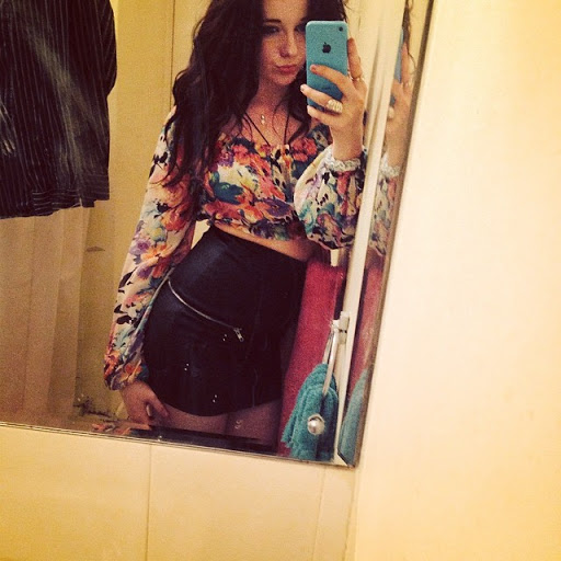 Ruby Simon Photo 9