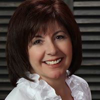 Debbie Ramos Photo 6