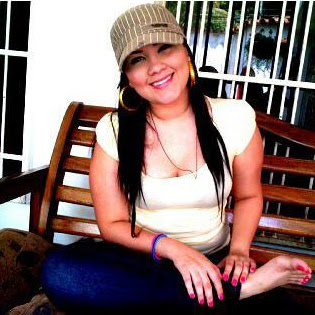Esthefany Acosta Photo 8