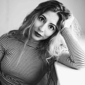 Elise Gray Photo 26
