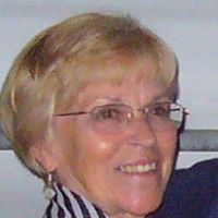 Julie Hannah Photo 20