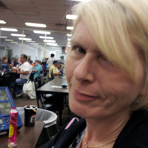 Lisa Hickson Photo 9