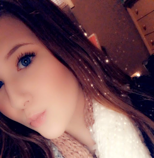 Samantha Ewing Photo 33