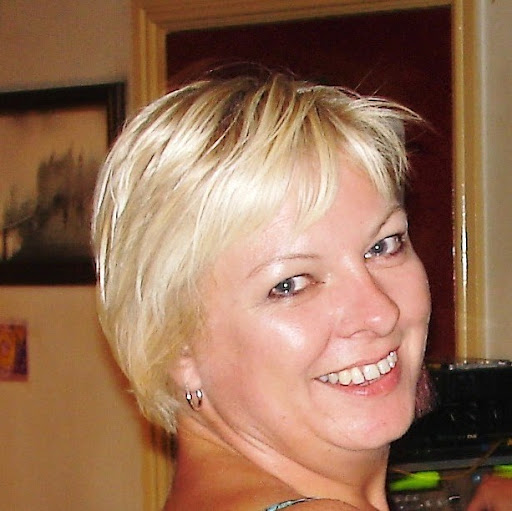 Diane Roberts Photo 26