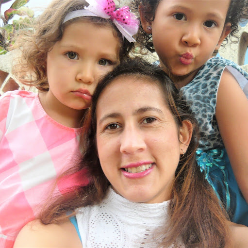 Evelyn Sanchez Photo 13