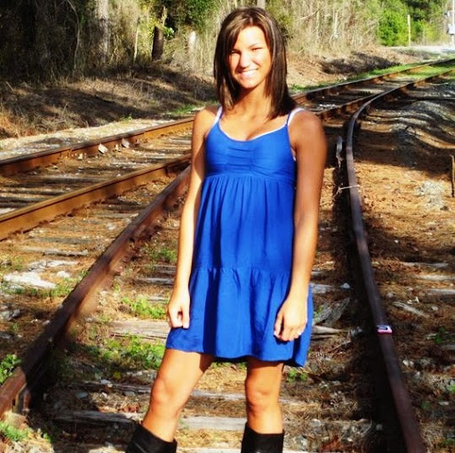 Jessica Guthrie Photo 13