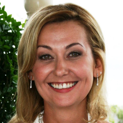 Catherine Williams Photo 30