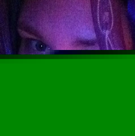 Laura Clements Photo 7