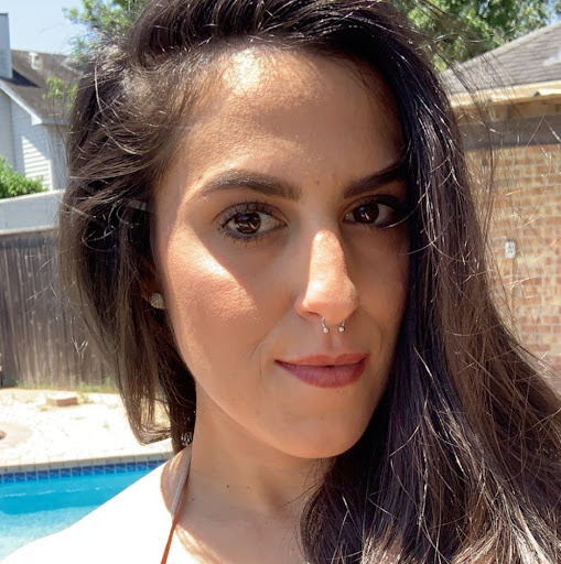 Victoria Salinas Photo 22